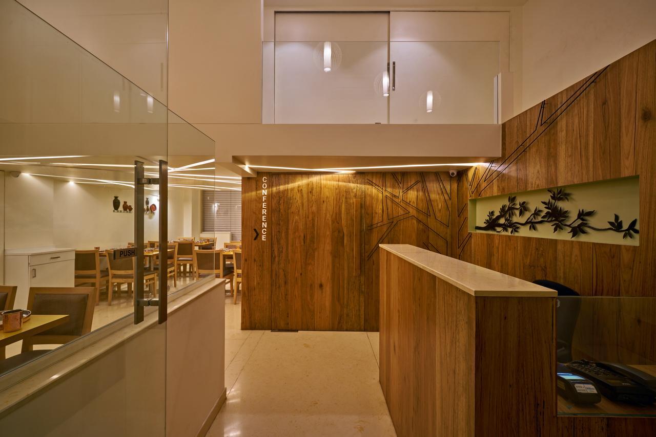 Hotel Atharv Top Rated Business Hotel In Kolhapur Buitenkant foto