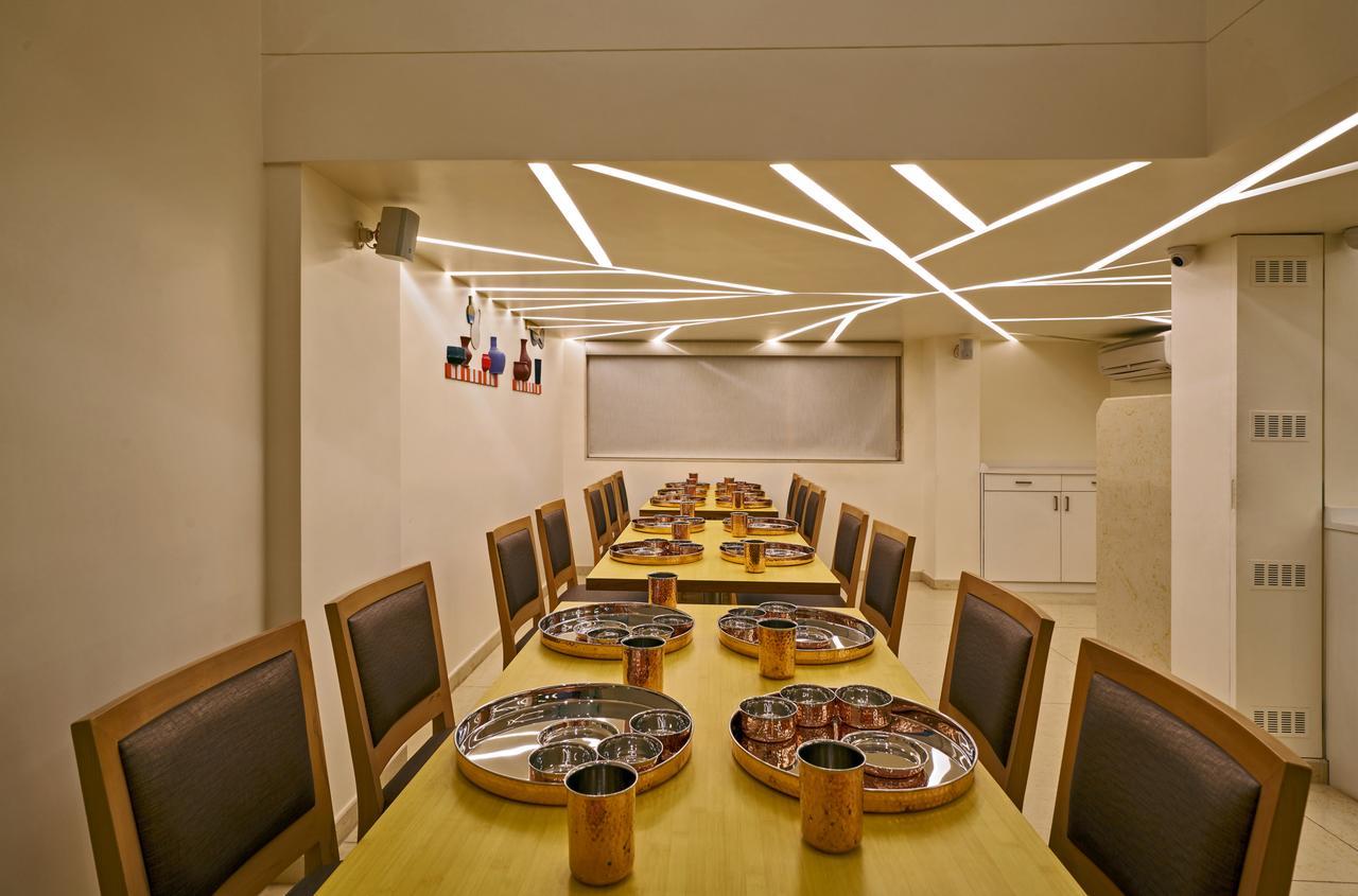 Hotel Atharv Top Rated Business Hotel In Kolhapur Buitenkant foto