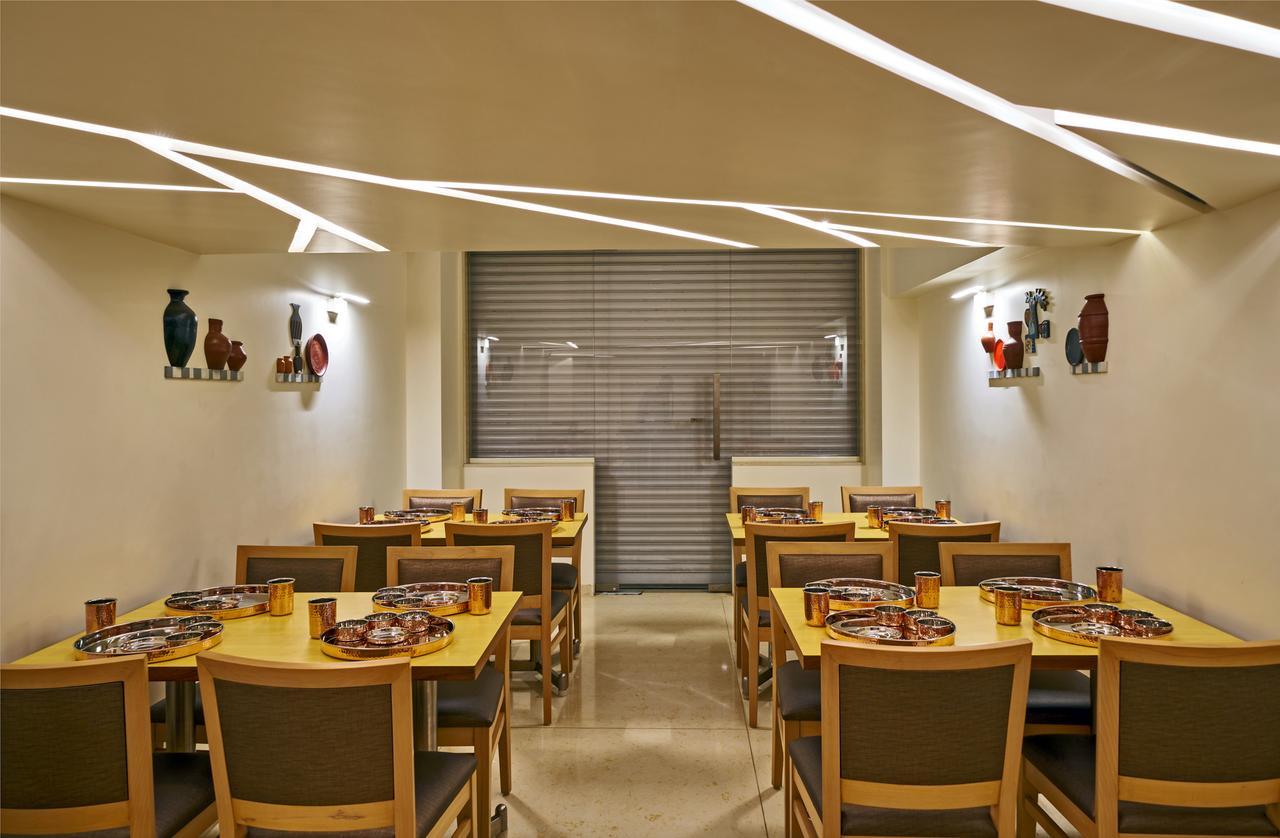 Hotel Atharv Top Rated Business Hotel In Kolhapur Buitenkant foto