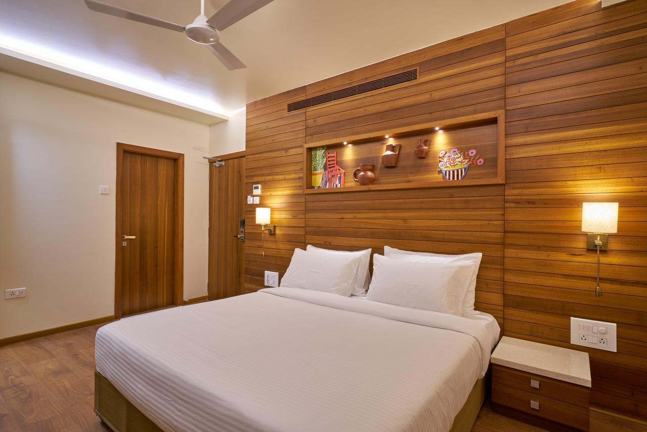 Hotel Atharv Top Rated Business Hotel In Kolhapur Buitenkant foto