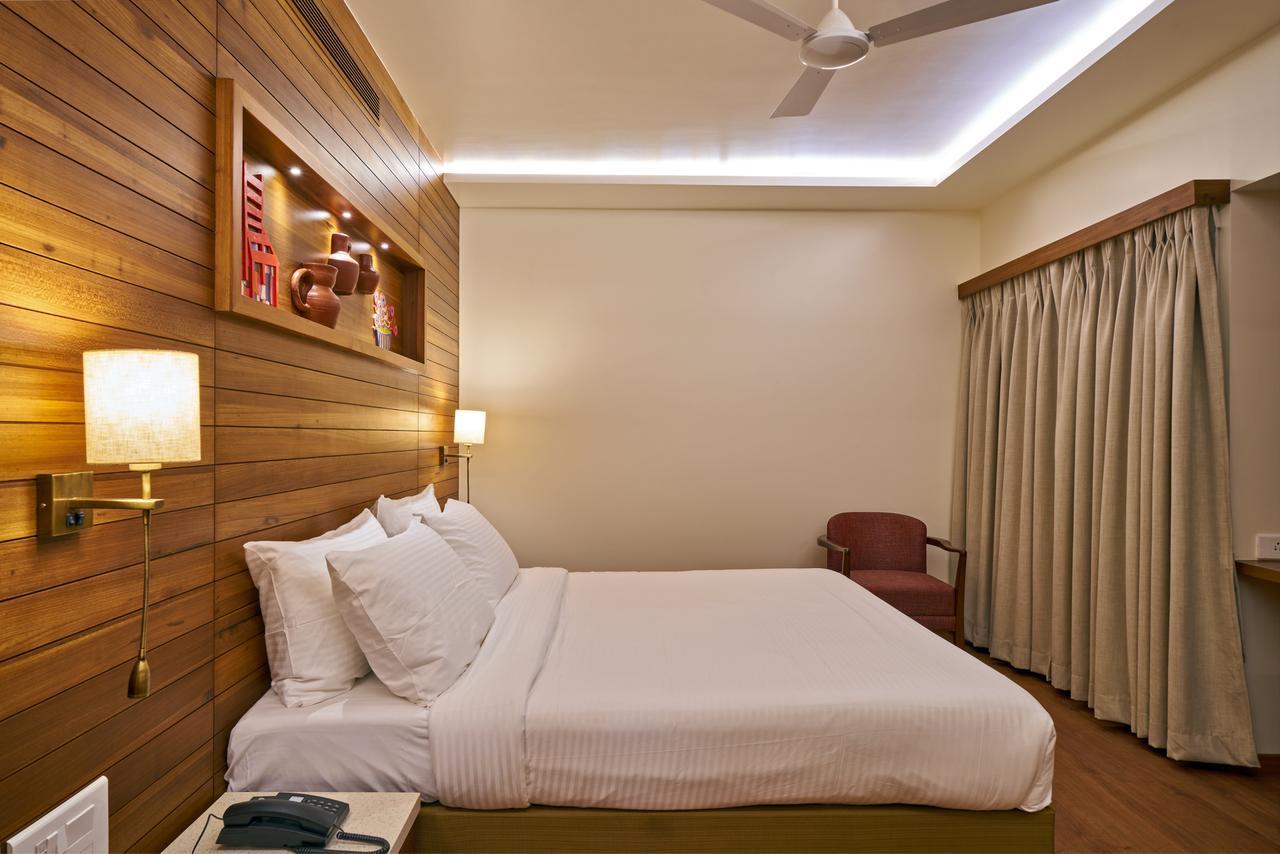 Hotel Atharv Top Rated Business Hotel In Kolhapur Buitenkant foto