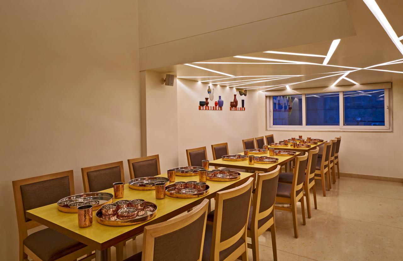 Hotel Atharv Top Rated Business Hotel In Kolhapur Buitenkant foto
