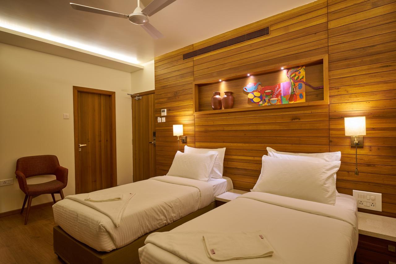 Hotel Atharv Top Rated Business Hotel In Kolhapur Buitenkant foto