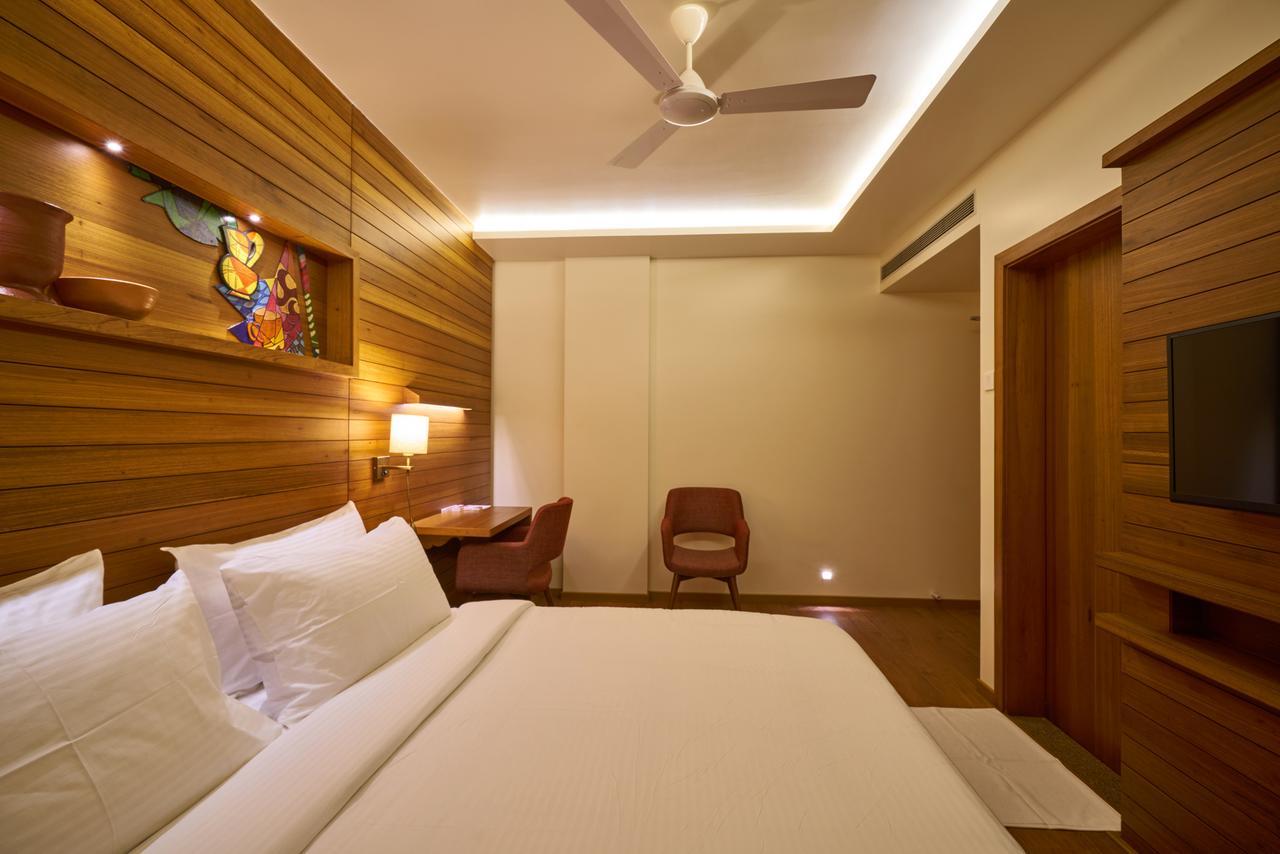 Hotel Atharv Top Rated Business Hotel In Kolhapur Buitenkant foto