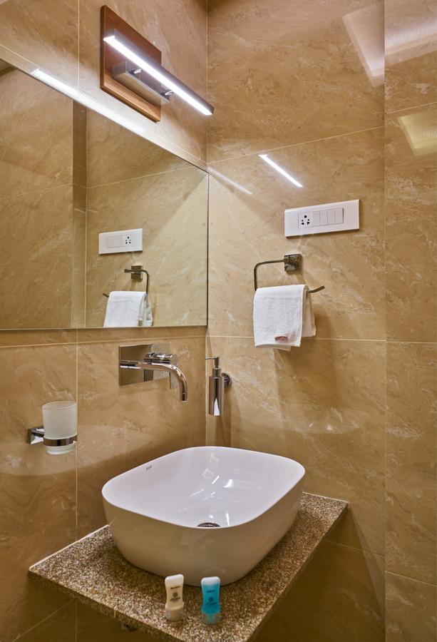 Hotel Atharv Top Rated Business Hotel In Kolhapur Buitenkant foto