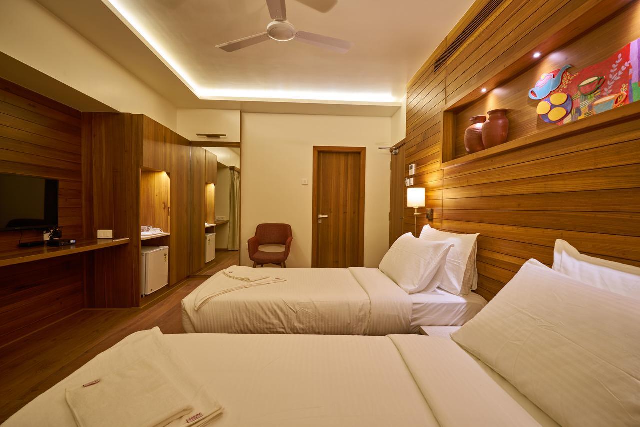 Hotel Atharv Top Rated Business Hotel In Kolhapur Buitenkant foto