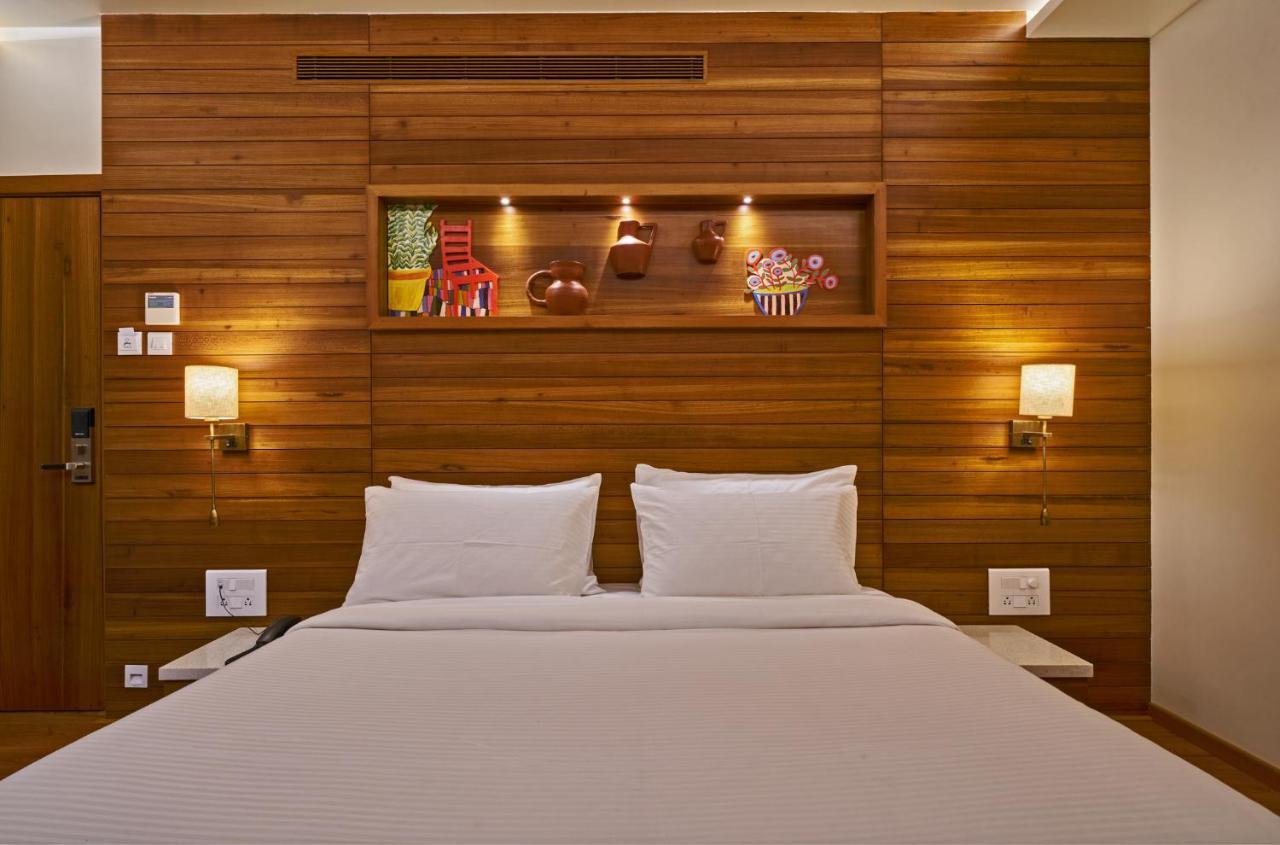 Hotel Atharv Top Rated Business Hotel In Kolhapur Buitenkant foto